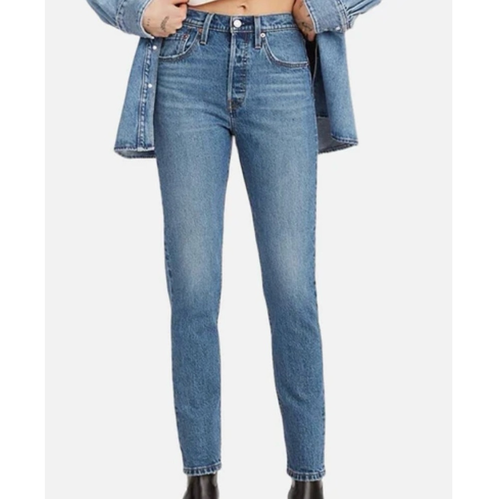 Women’s Levi’s 501 Skinny 24 x 28 button fly denim jeans